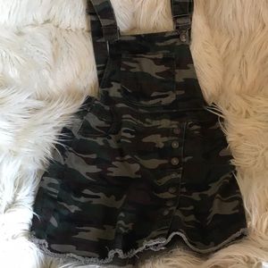 Overall dress camo